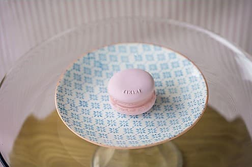 TIKIRI ΜΑΣΗΤΙΚΟ ΠΑΙΧΝΙΔΙ CUPCAKE AND MACROON