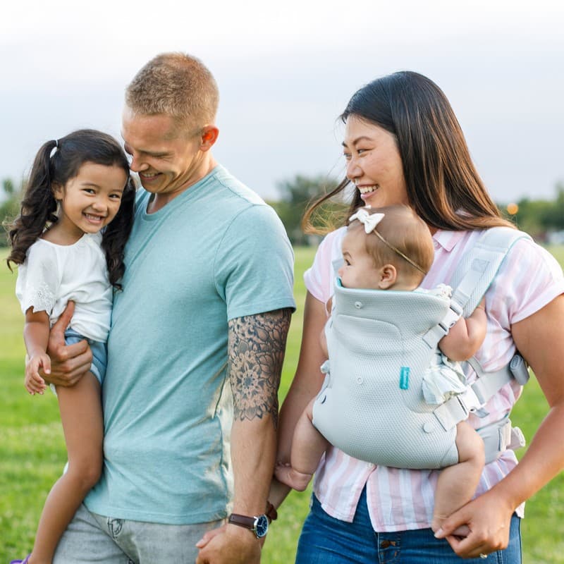 FLIP 4-IN-1 LIGHT & AIRY CONVERTIBLE CARRIER
