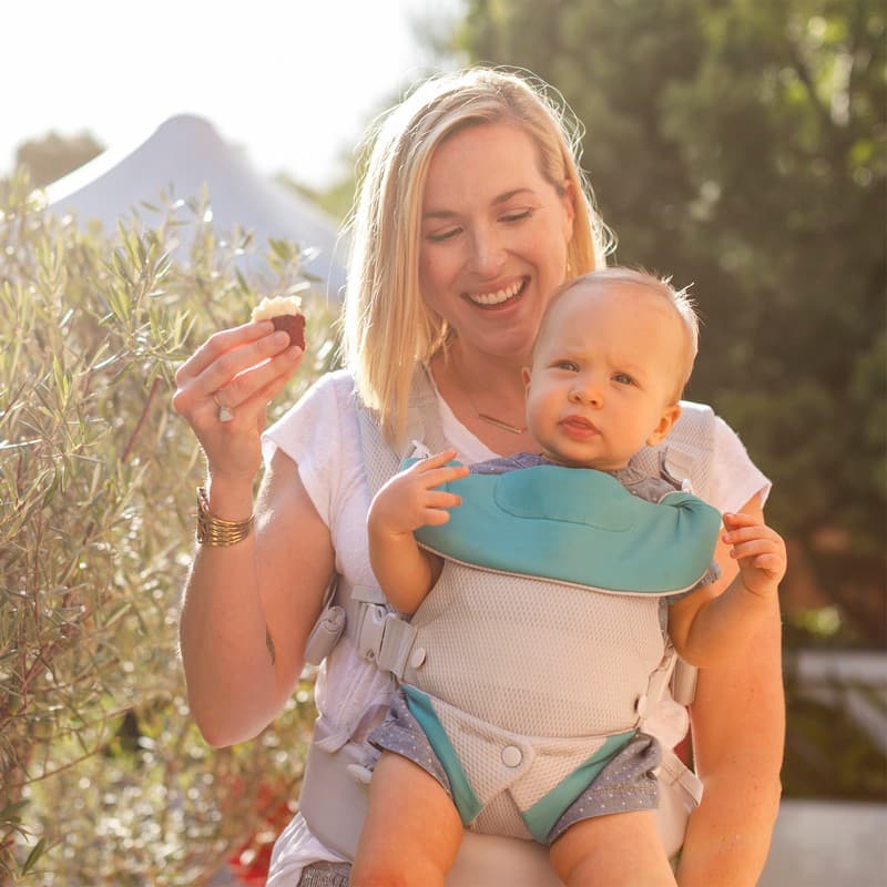 FLIP 4-IN-1 LIGHT & AIRY CONVERTIBLE CARRIER