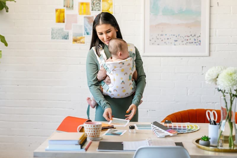 FLIP 4-IN-1 CONVERTIBLE CARRIER RAINBOW