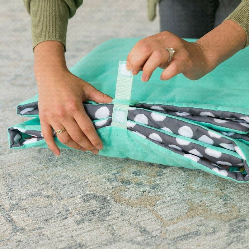 GIANT SENSORY DISCOVERY MAT WITH HANDLE