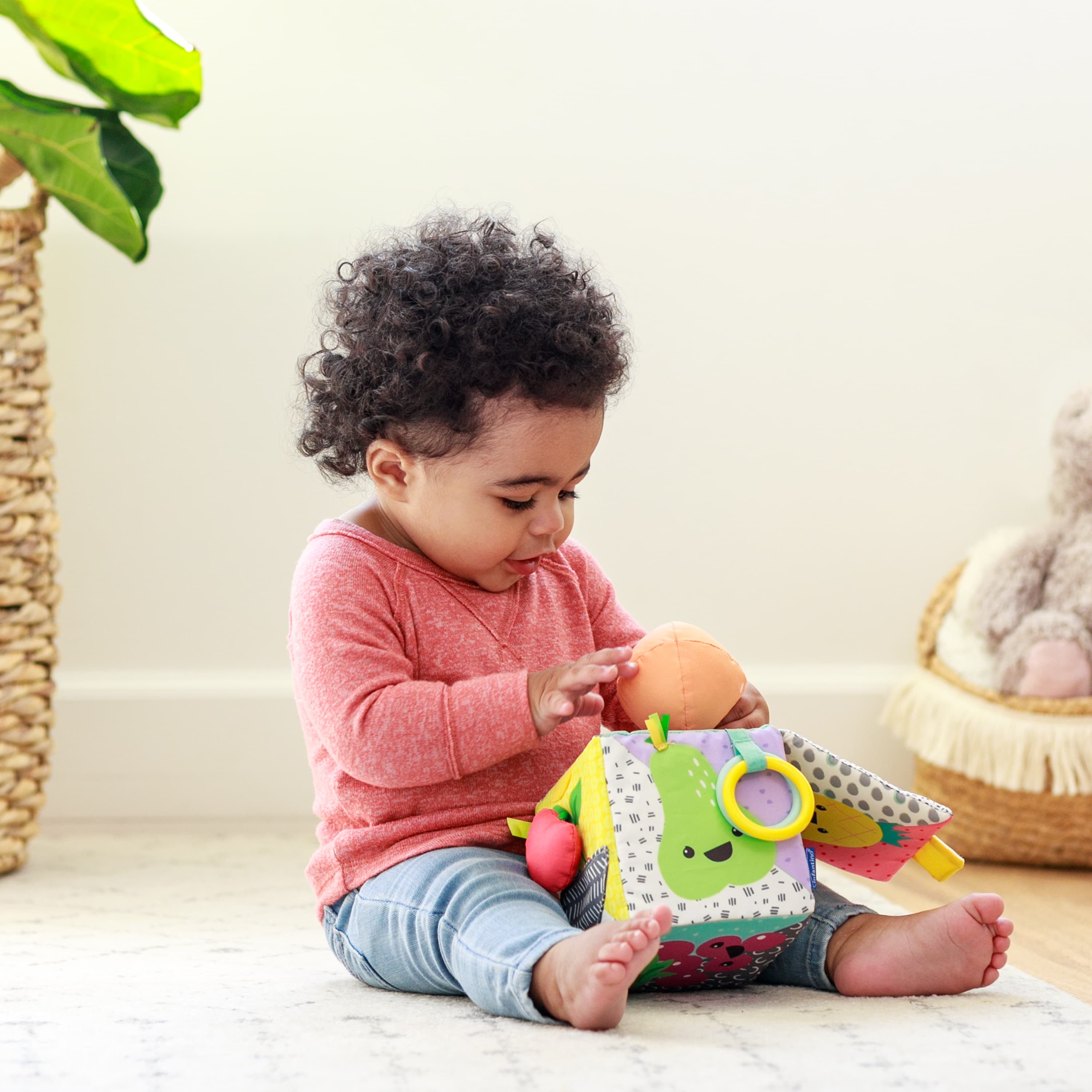 Peek & Seek Sensory Discovery Cube