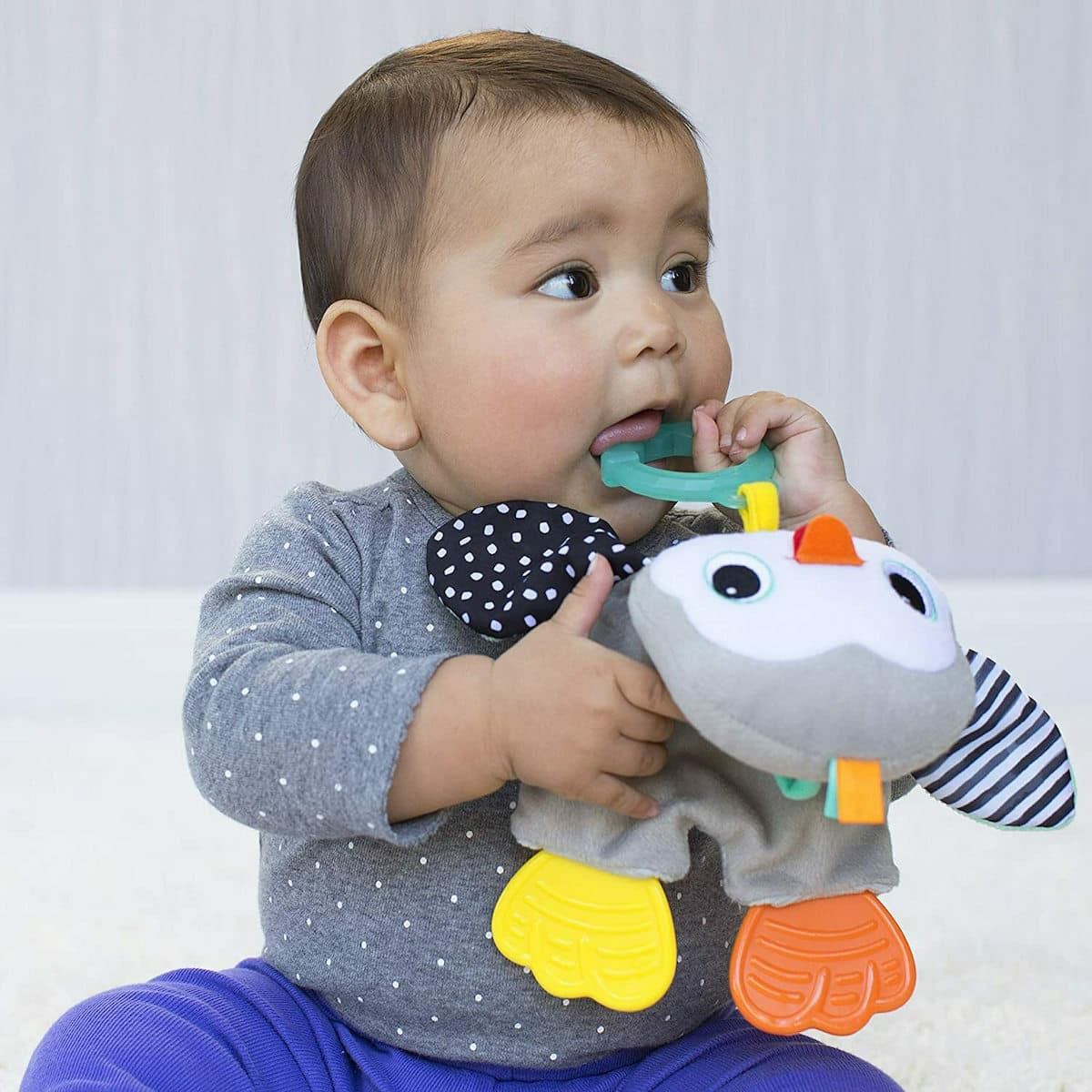 CUDDLY TEETHER PENGUIN