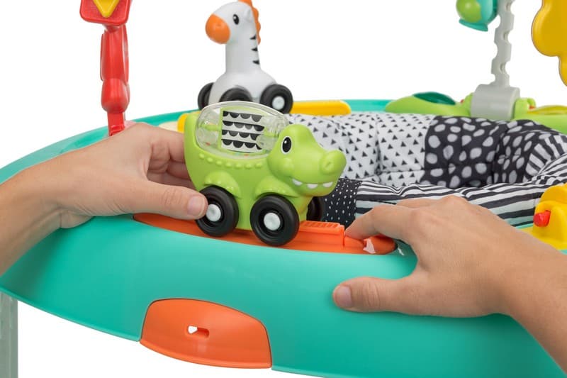 SIT, SPIN & STAND ENTERTAINER 360° SEAT & ACTIVITY TABLE
