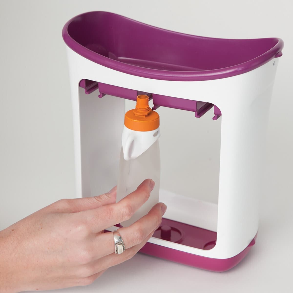 REUSABLE SQUEEZE POUCH