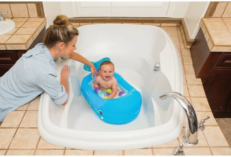 TOPSY TURVY - WHALE BUBBLE BALL INFLATABLE BATH TUB