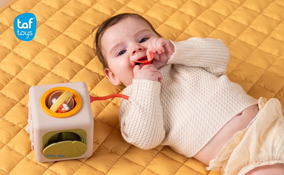 Peek & Play Cube